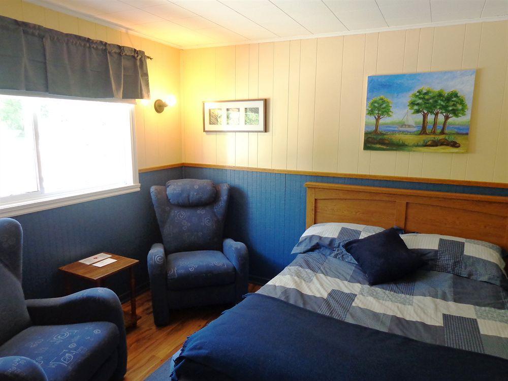 Motel Des Deux Lacs Waterloo Exteriör bild