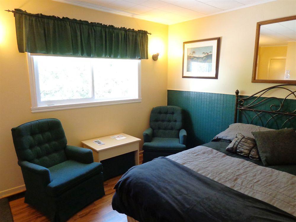 Motel Des Deux Lacs Waterloo Exteriör bild