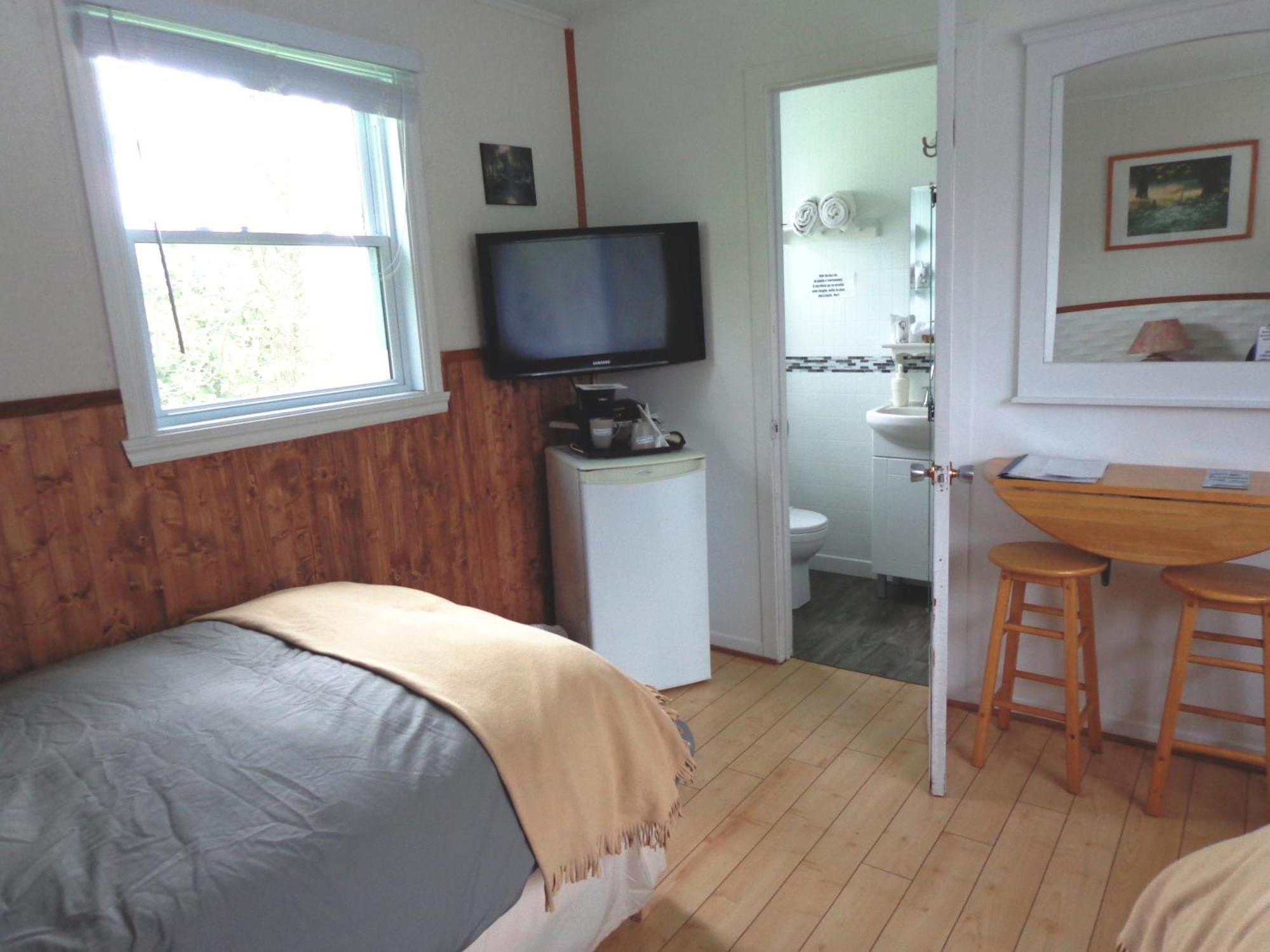 Motel Des Deux Lacs Waterloo Rum bild