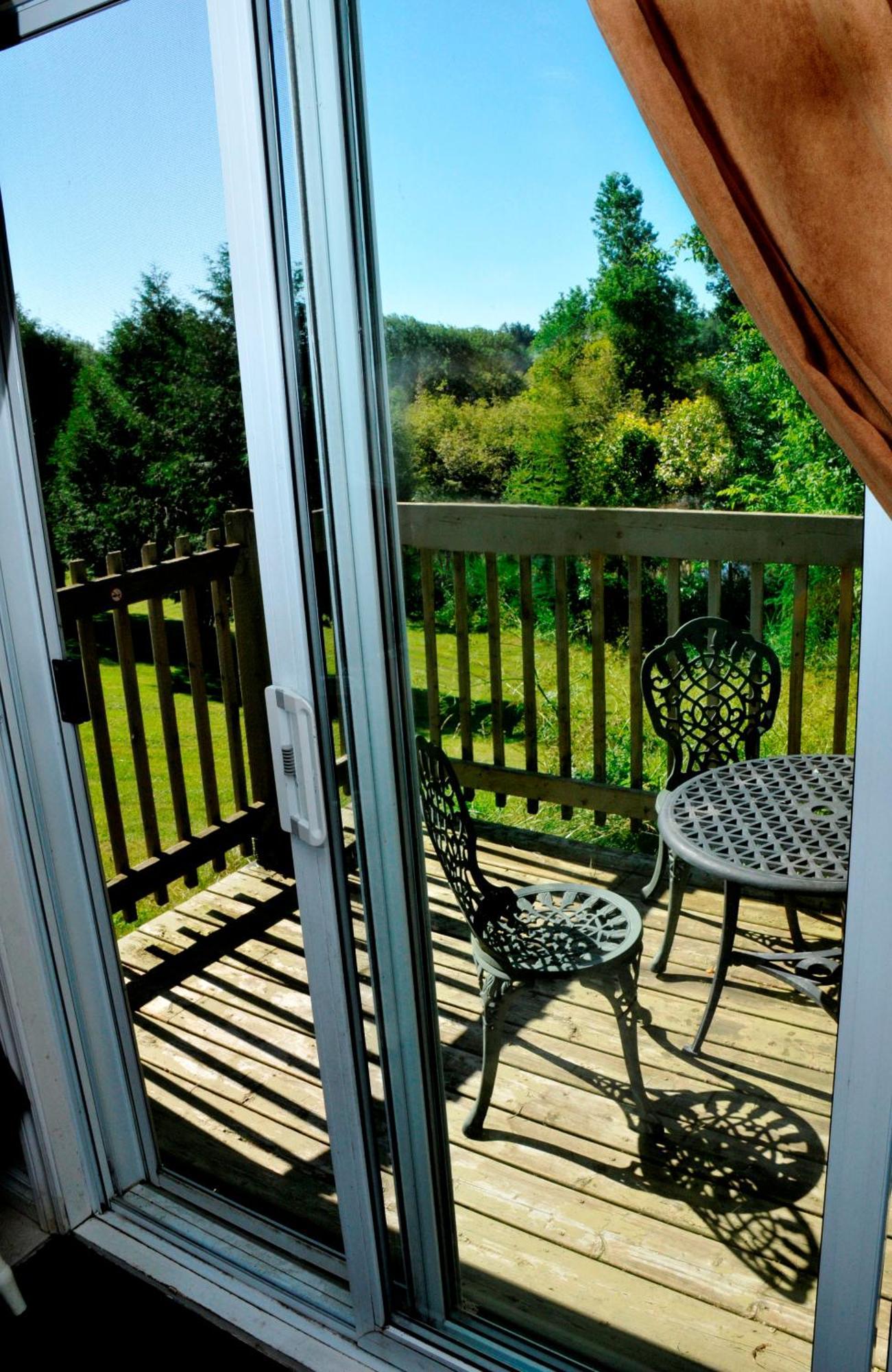 Motel Des Deux Lacs Waterloo Rum bild