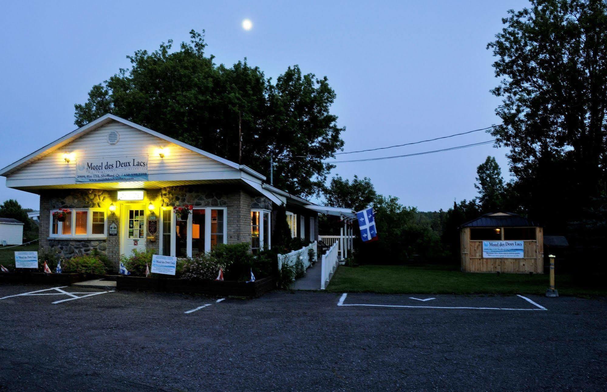 Motel Des Deux Lacs Waterloo Exteriör bild
