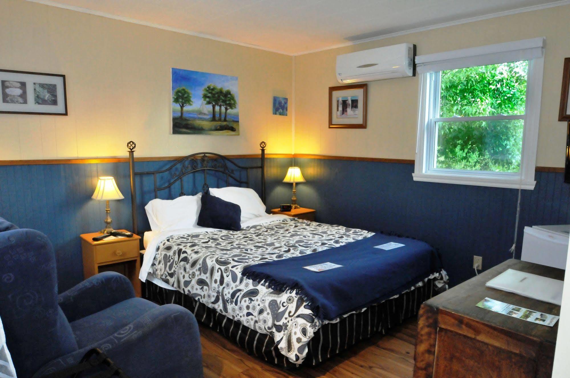 Motel Des Deux Lacs Waterloo Exteriör bild