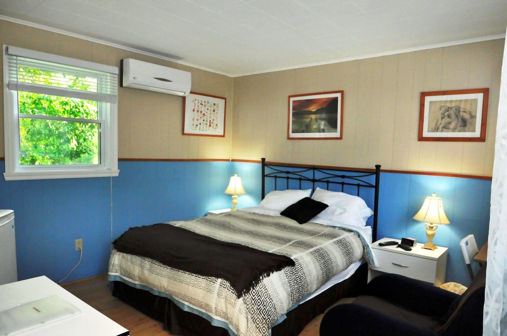 Motel Des Deux Lacs Waterloo Exteriör bild