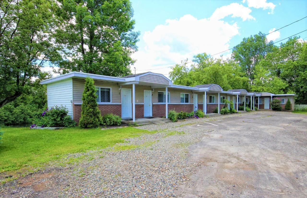 Motel Des Deux Lacs Waterloo Exteriör bild